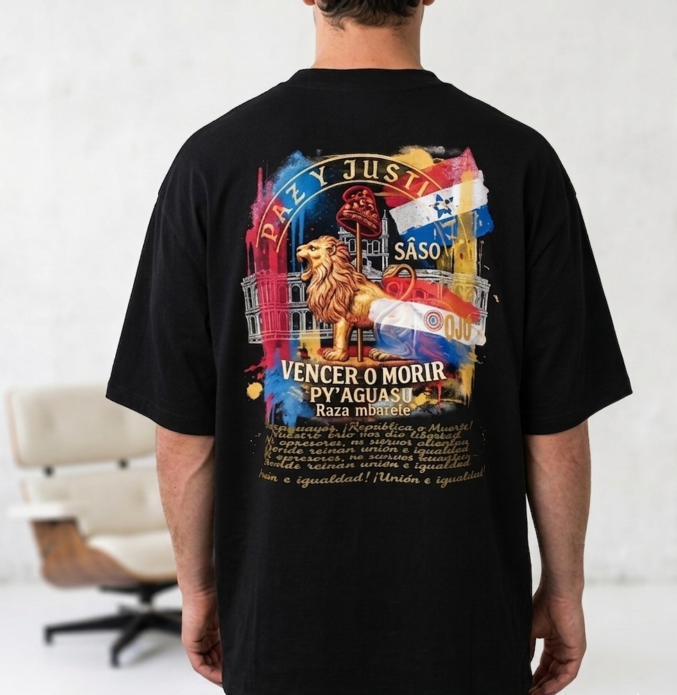 Camiseta oversize unisex con diseño en la espalda