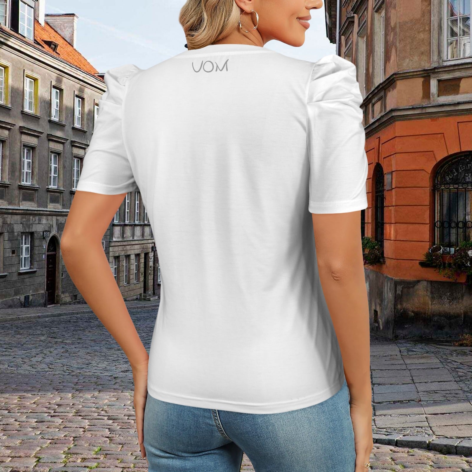Camisa de cuello redondo y mangas abullonadas y diseño de che la reina
